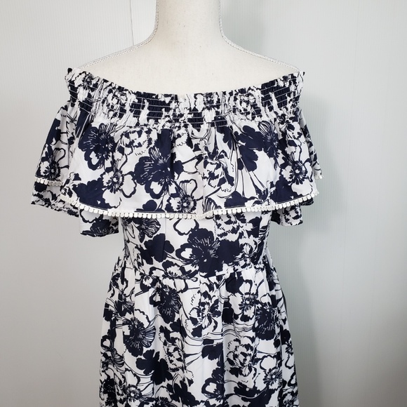 Chelsea28 – Off the Shoulder Ruffle Maxi Dress - Picture 2 of 5